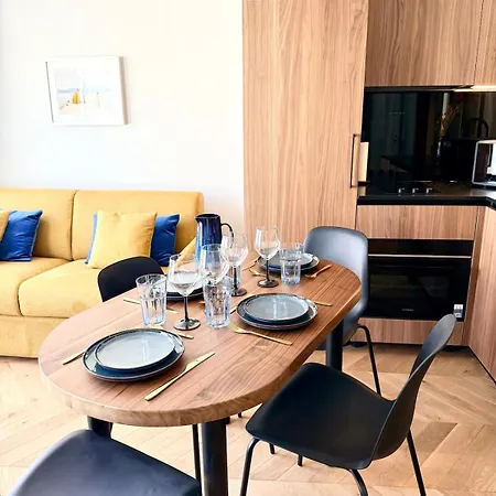 Luxury - Heart Of Le Marais With Balcony