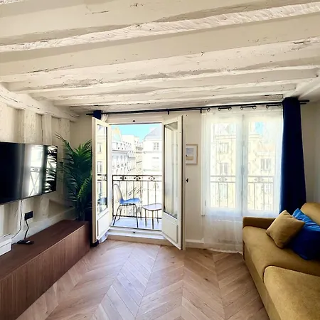 Luxury - Heart Of Le Marais With Balcony