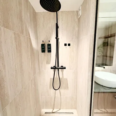 Luxury - Heart Of Le Marais With Balcony *