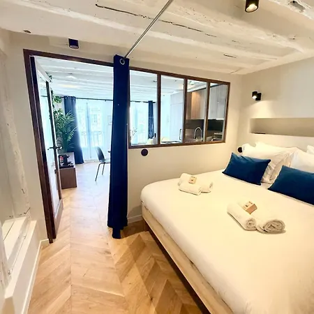 Apartment Luxury - Heart Of Le Marais With Balcony Paris