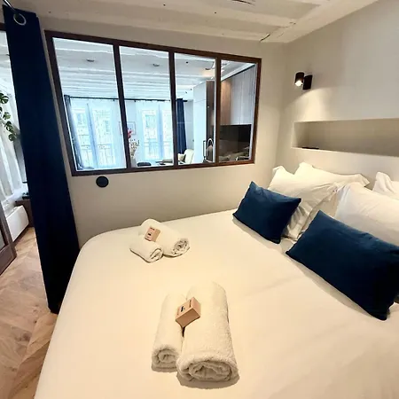 Luxury - Heart Of Le Marais With Balcony