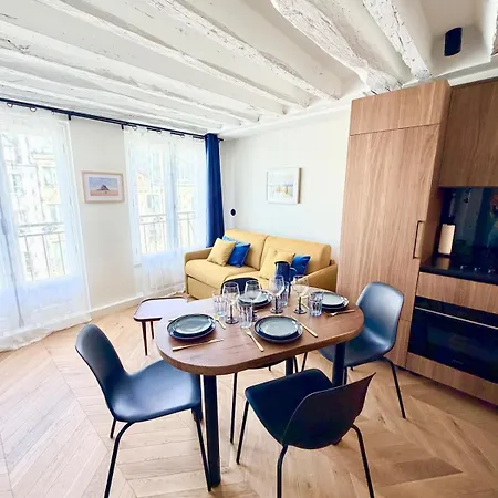 Luxury - Heart Of Le Marais With Balcony