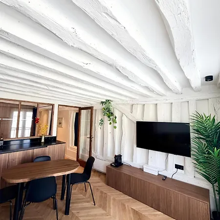 Luxury - Heart Of Le Marais With Balcony * Paris