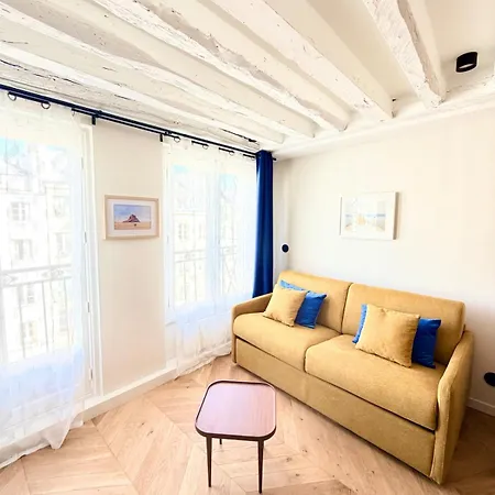 Luxury - Heart Of Le Marais With Balcony Apartment *