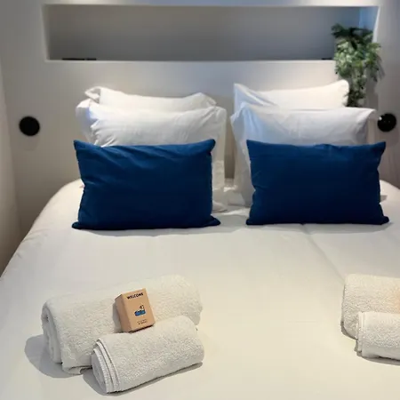 Luxury - Heart Of Le Marais With Balcony *